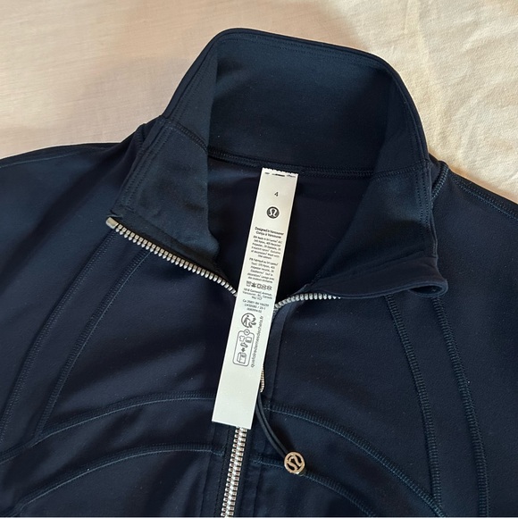 NWT✨ lululemon athletica Define Cropped Jacket *Nulu - Picture 3 of 5